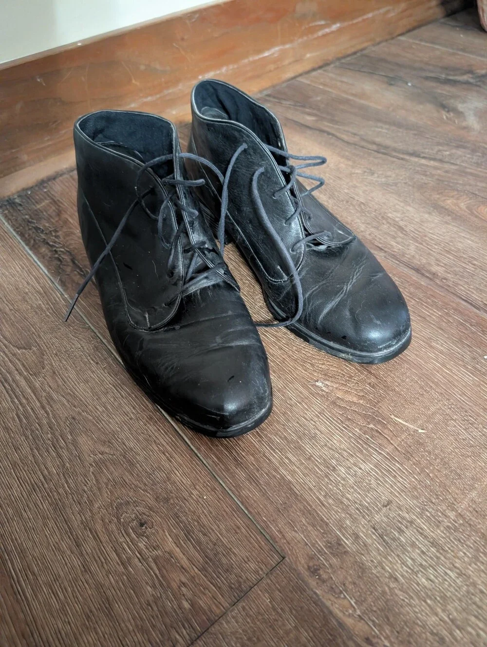 Munro timeless black